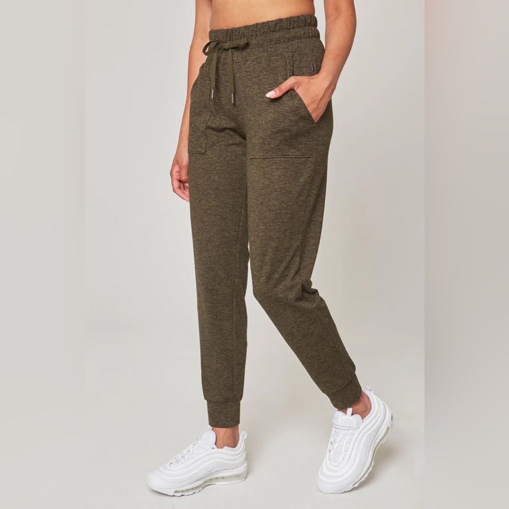 Mondetta Women’s Melange Peached Jogger | Medium | Olive Green Night - Picture 3 of 10